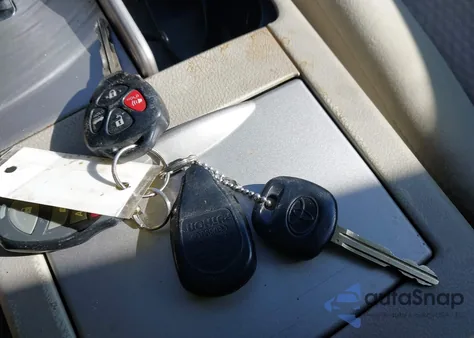 2011 Toyota Camry Le V6 z USA, uszkodzony, nr VIN 4T1BK3EK9BU617516